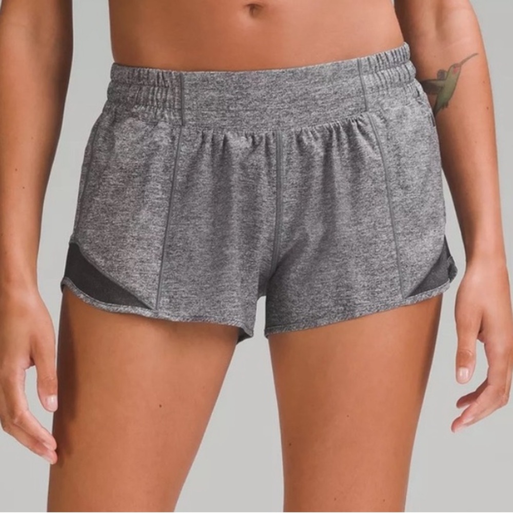 Lululemon Hotty Hot Low-Rise Lined Short 2.5” Grey Multicolor size 8 reg